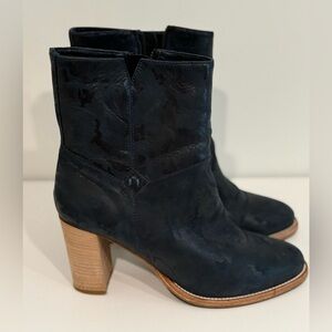Elegant Navy Ankle Boots with Wooden Heel